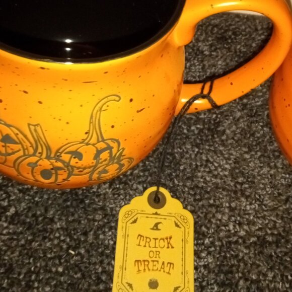 HALLOWEEN PUMPKIN TRICK OR TREAT ORANGE AND BLACK LARGE MUG, NEW! - Picture 6 of 6